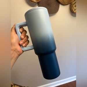 Simple modern trek 40oz sky dive